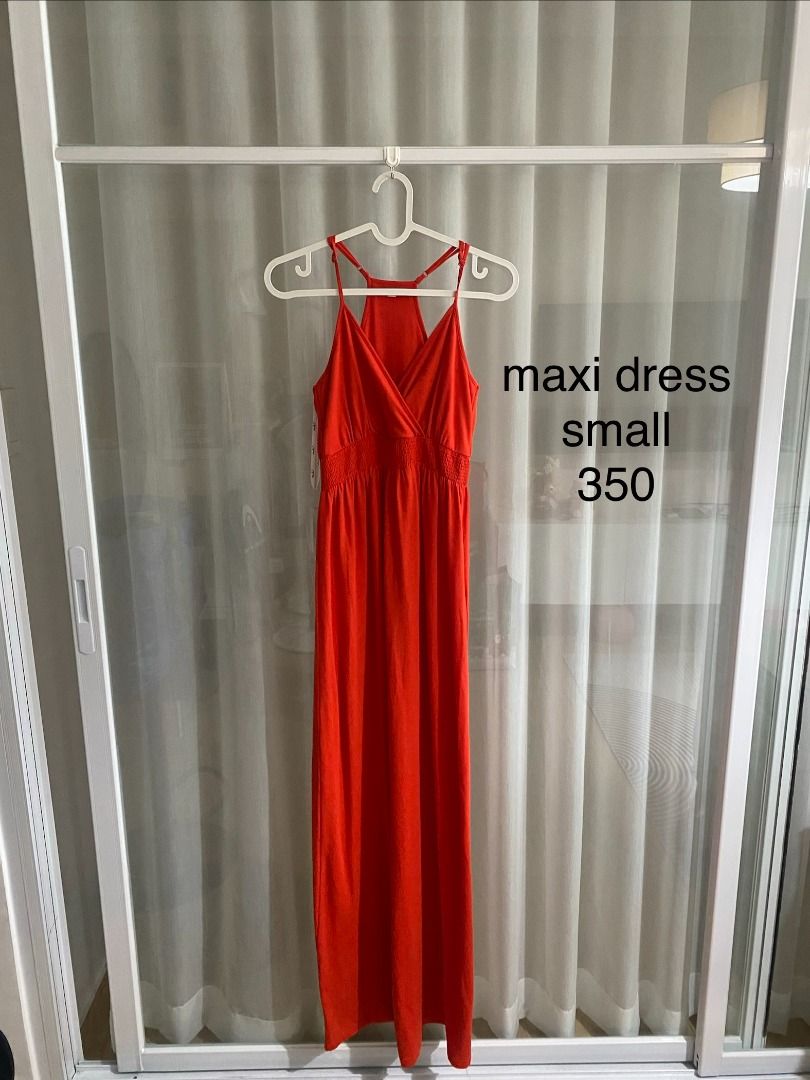 Red maxi dress small (Category: Dresses) located in Quezon City. Submitted by jmxyz (Listing ID 1469205438, Image 1). Description: - best fit small-medium frame - racerback style 📍 greenfield, mandaluyong.