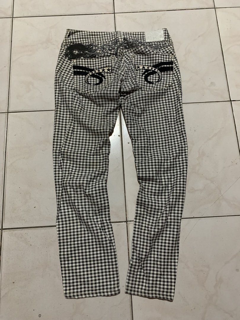 Red Pepper Jeans (Category: Jeans) located in Kabacan. Submitted by mansourrrrrr (Listing ID 1469322420, Image 1). Description: Red Pepper Japan Waistline: 28-29 Length: 37 Leg Opening: 7 .