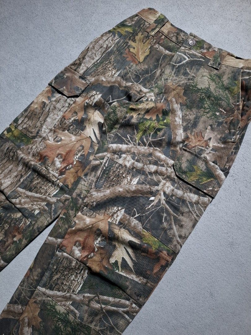 RedHead Silent-Hide Camo Cargo Pants (Category: Jeans) located in Tayabas. Submitted by lachicachr18792 (Listing ID 1469246575, Image 2). Description: Red Head Cargo Pants Size 28-30 Excellent condition No issue 1800.