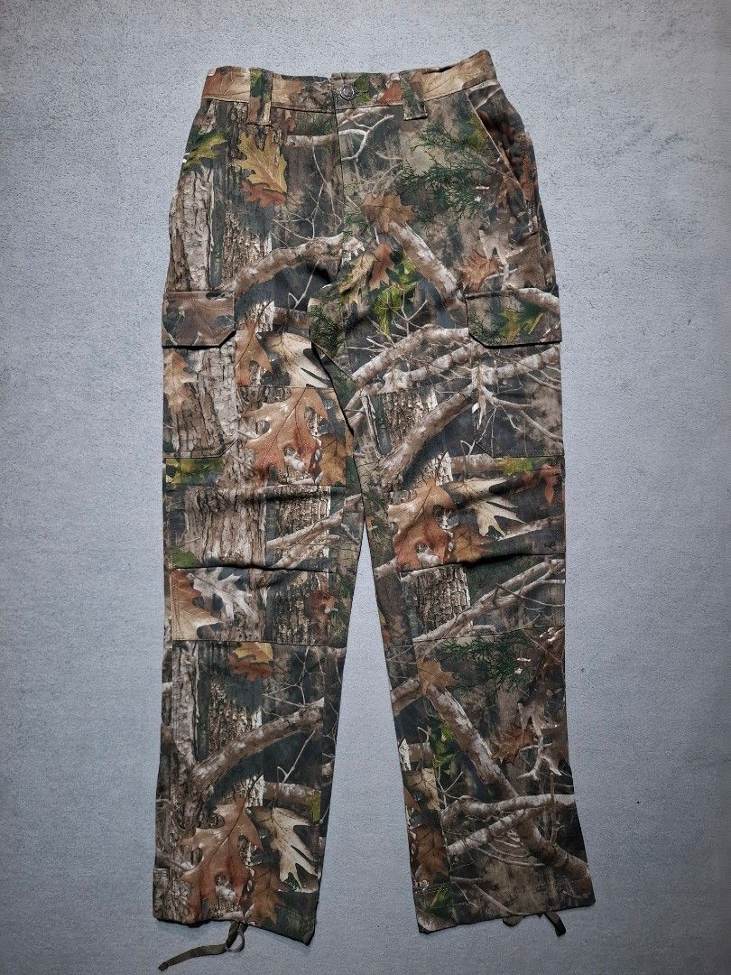 RedHead Silent-Hide Camo Cargo Pants (Category: Jeans) located in Tayabas. Submitted by lachicachr18792 (Listing ID 1469246575, Image 1). Description: Red Head Cargo Pants Size 28-30 Excellent condition No issue 1800.
