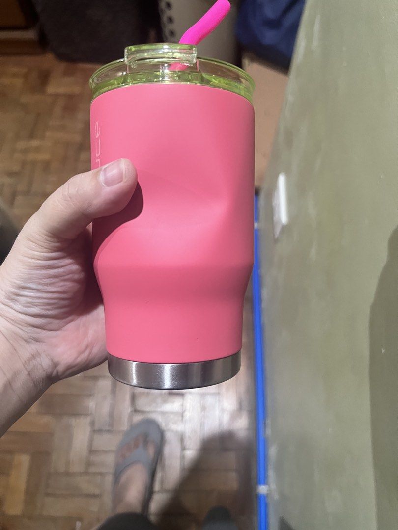 Reduce Tumbler with straw (Category: Water Bottles & Tumblers) located in Paranaque City. Submitted by arianem031087 (Listing ID 1469253162, Image 2). Description: Flaws: may yupi .