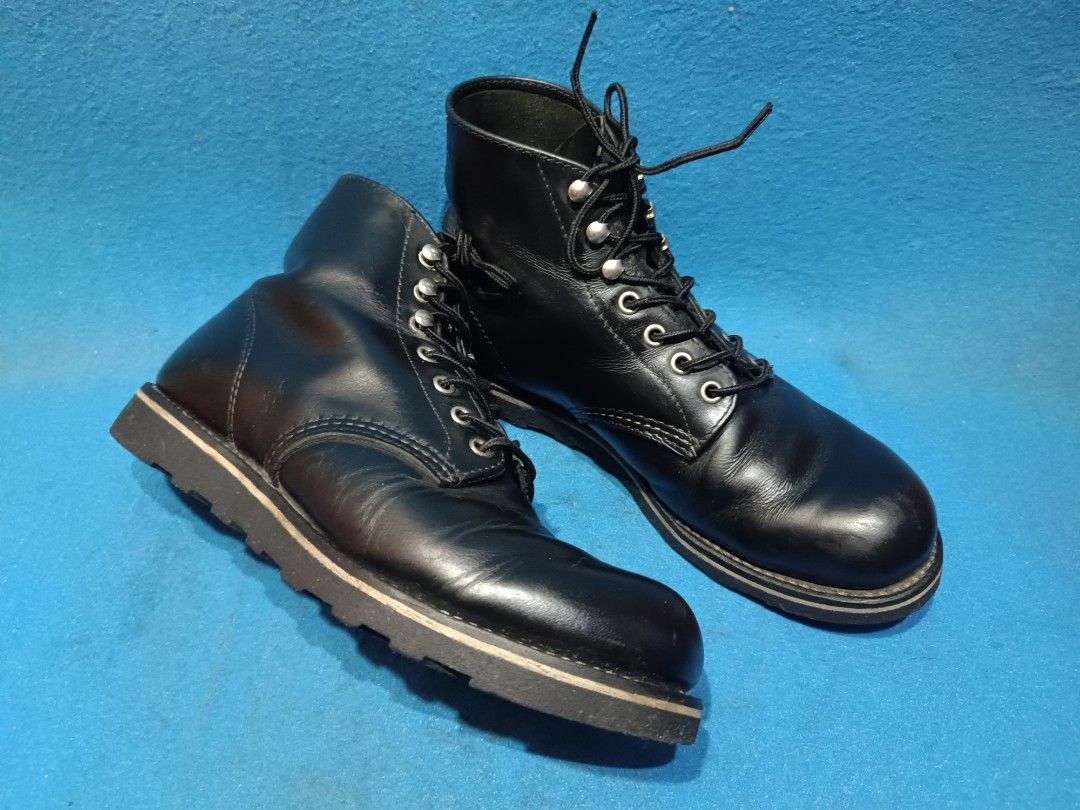 Redwing 8165 Resole Size 7 US | 25 CM Preloved (Category: Boots) located in Quezon City. Submitted by second.foot (Listing ID 1469320102, Image 1). Description: - Made in USA - Color Black - Leather - Good condition Insole/Outsole - NO Heeldrag - NO Solesep - NO Issue - Signs of using - Overall condition: 9/10 - RFS: need cash - MOP: gcash - Location: Quezon City.