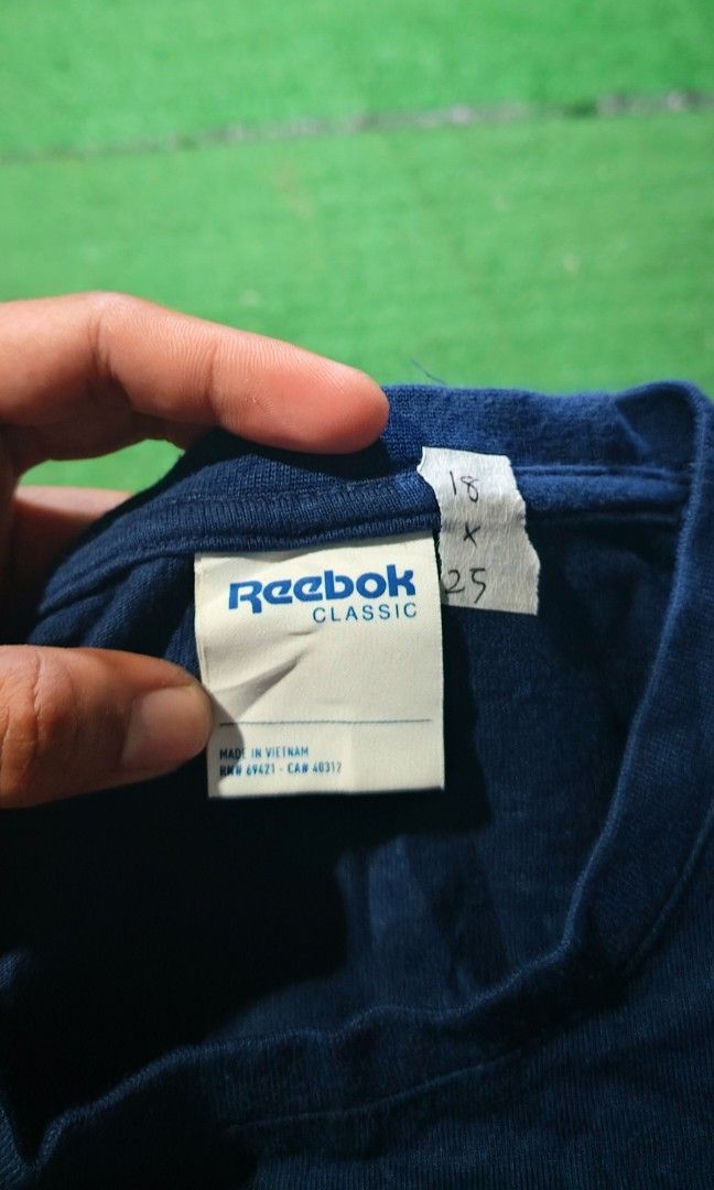 REEBOK COTTON MEN SHIRT (Category: Tshirts & Polo Shirts ) located in General Santos City (Dadiangas). Submitted by michaelthrift01 (Listing ID 1469291615, Image 2). Description: Legit Small men As new No issue.
