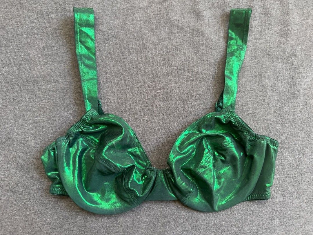 Retro vintage bra unlined no pads underwire 34B (Category: Undergarments & Loungewear) located in Llanera. Submitted by expresclothing (Listing ID 1469279357, Image 3). Description: .