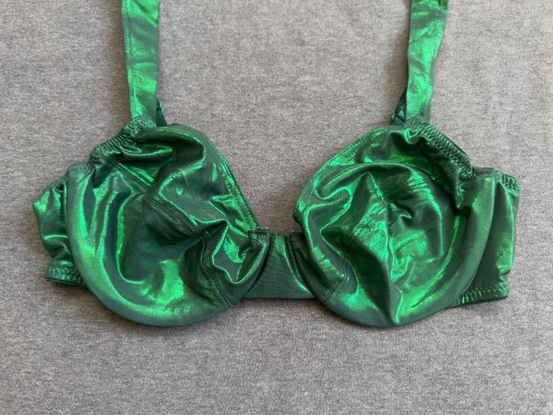 Retro vintage bra unlined no pads underwire 34B (Category: Undergarments & Loungewear) located in Llanera. Submitted by expresclothing (Listing ID 1469279357, Image 2). Description: .