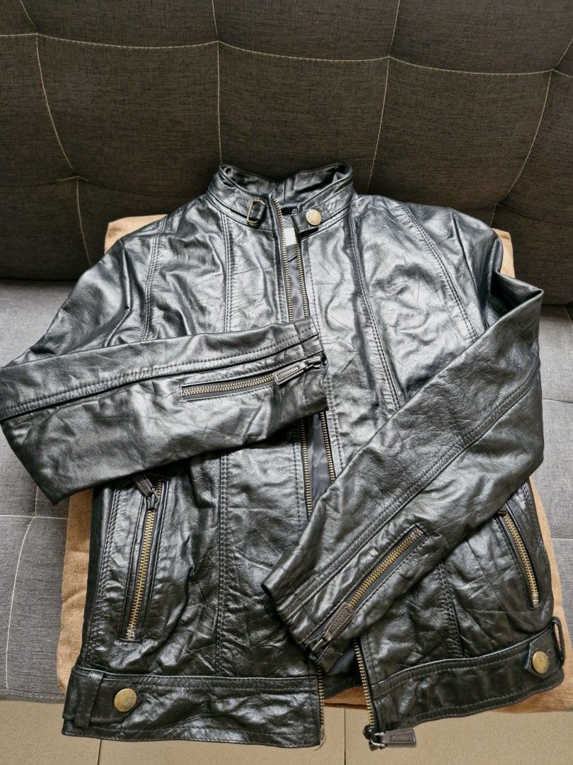 Ricardo Leather Jacket (Category: Babies & Kids Fashion) located in Las Pinas. Submitted by n.ysabel (Listing ID 1469180560, Image 2). Description: Ricardo Leather Jacket.
