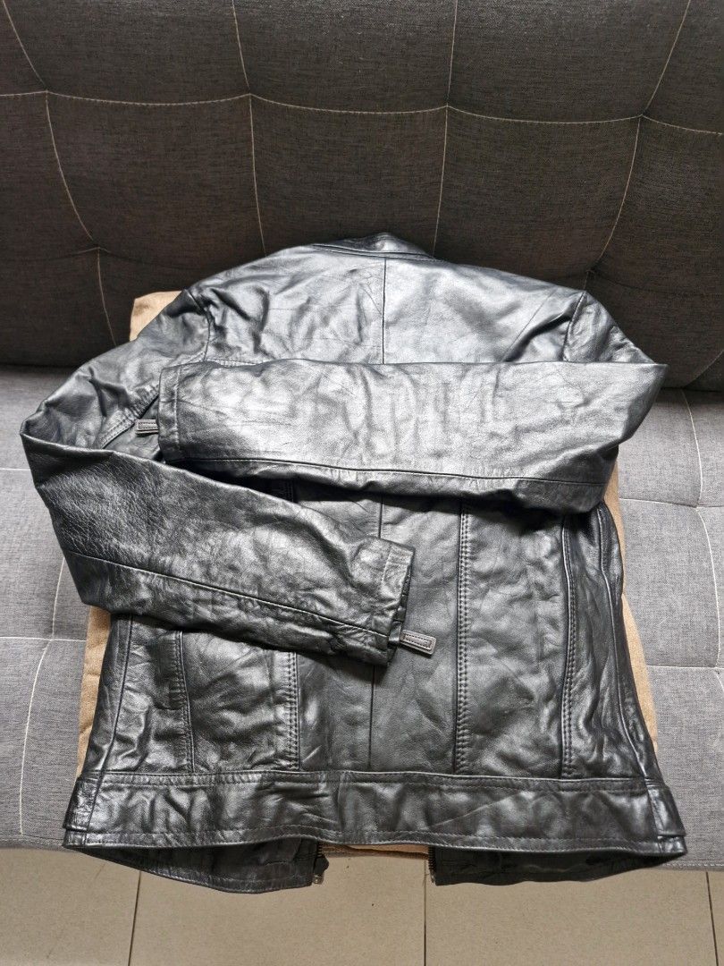 Ricardo Leather Jacket (Category: Babies & Kids Fashion) located in Las Pinas. Submitted by n.ysabel (Listing ID 1469180560, Image 3). Description: Ricardo Leather Jacket.