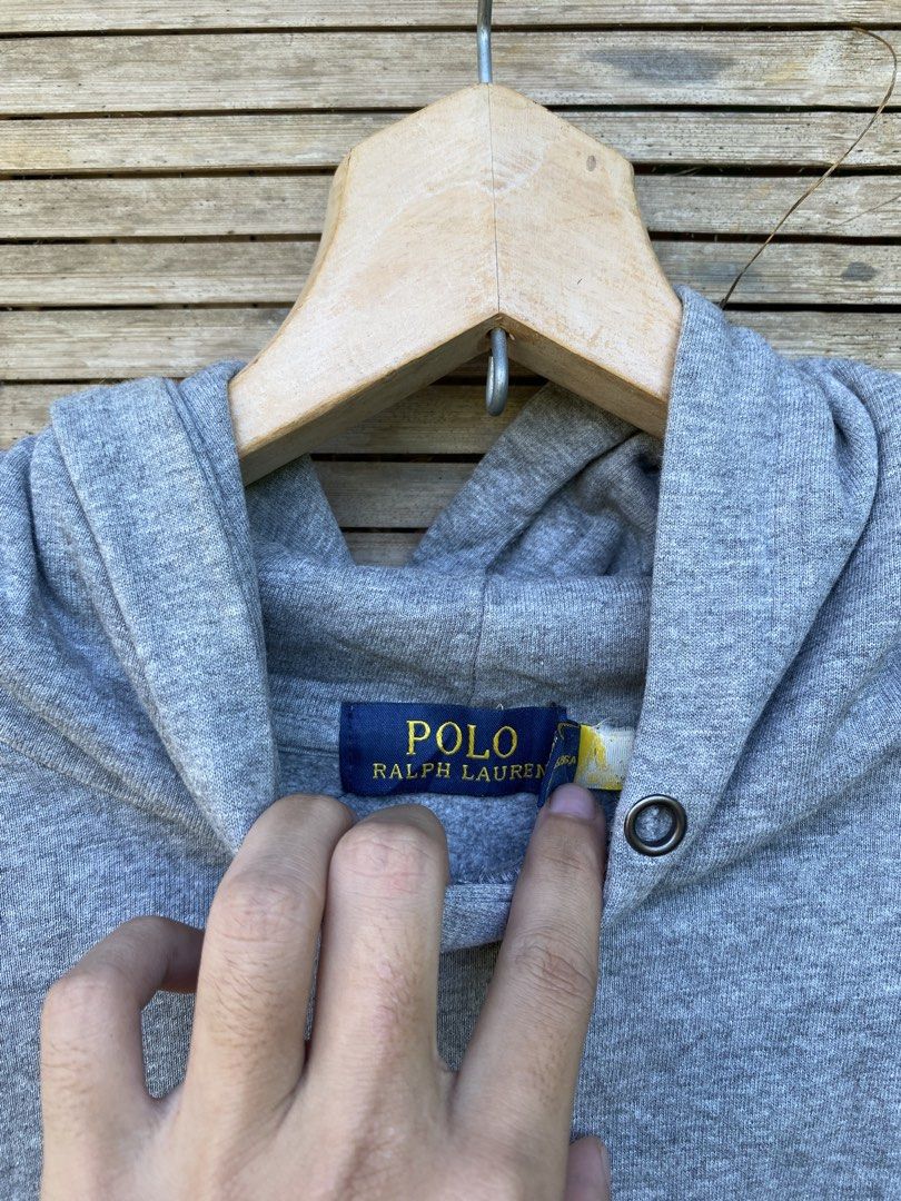 RL hoodie (Category: Coats, Jackets and Outerwear) located in Malaybalay. Submitted by hawoold (Listing ID 1469330758, Image 2). Description: 21 by 23.5.