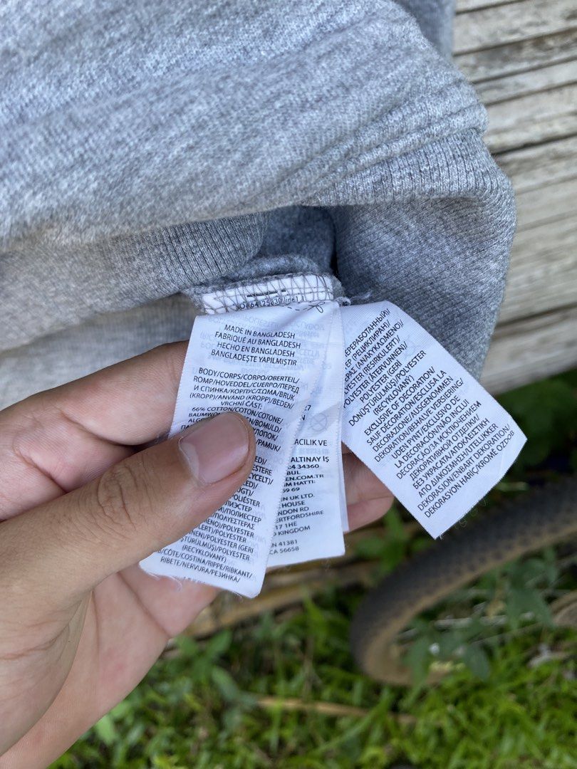 RL hoodie (Category: Coats, Jackets and Outerwear) located in Malaybalay. Submitted by hawoold (Listing ID 1469330758, Image 3). Description: 21 by 23.5.
