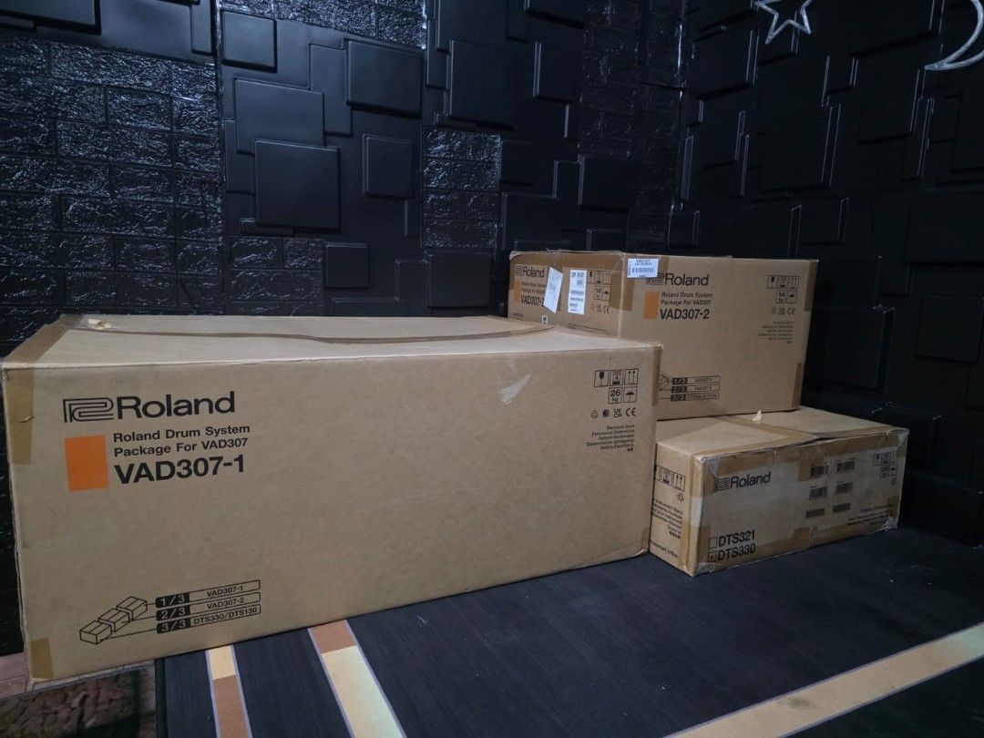 Roland Vad 307 brand new (Category: Musical Instruments) located in Manila. Submitted by smyle1128 (Listing ID 1469329726, Image 2). Description: brand New Roland Vad307 original price neto is 240k+ naka box po sya kaya box and pictures...pick up.only. location cut cut .guiguinto.