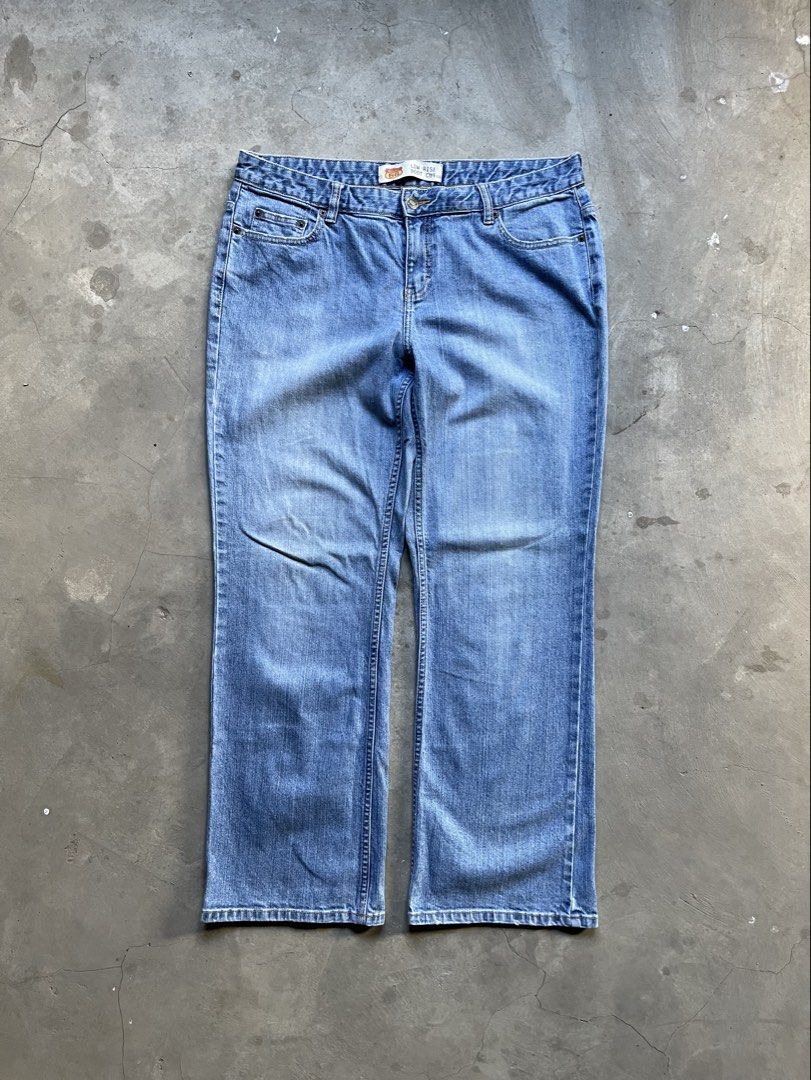 Route 66 boot cut jeans (Category: Jeans) located in Cabuyao City. Submitted by jam_mandilag (Listing ID 1469330993, Image 1). Description: Tag: Route 66 Waistline: 36 Length: 39.5 LegHole: 10 Color Rate: 8.5/10 Condition: 8.5/10 Issue: none Mode of payment: Gcash Mode of shipping: J&T and lalamove For more information kindly click the “send message button” and other details of the item. Location: cabuyao laguna ————————————————————————— NOTE: -R