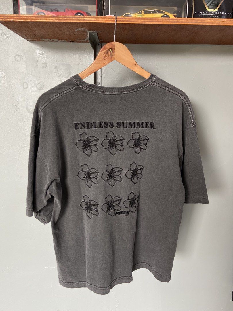 Roxy Endless Summer Boxy Fit Tee (Category: Tshirts & Polo Shirts ) located in Panabo. Submitted by thrifty.red (Listing ID 1469301082, Image 1). Description: width:21 length:26 9.5/10 box fit.