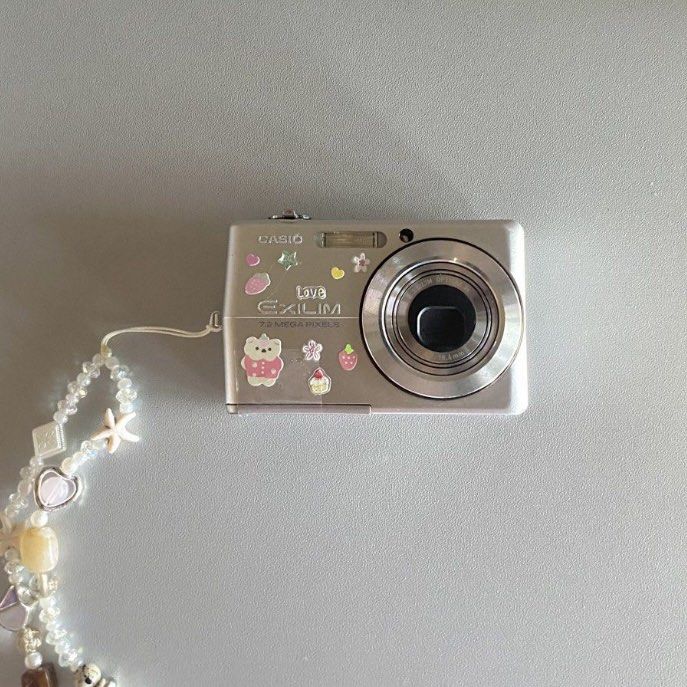 Rush sale!! Casio Exilim ex x700 (Category: Cameras) located in Koronadal. Submitted by srkive (Listing ID 1469168360, Image 1). Description: READY TO USE ˙ . ꒷ 🍰 . 𖦹˙ ✿ 2,499 ✿ free shipping fee ✿ body condi: 9/10 ✿ 100% working- flash, zoom and all buttons working ✿ battery door needs to be taped. specs: ✿ • 7.2-megapixel effective (7.41M total) 1/2.5-inch CCD sensor • 3x optical zoom lens (38–114mm equivalent in 35mm format), f/2.7–f/4.3 inc