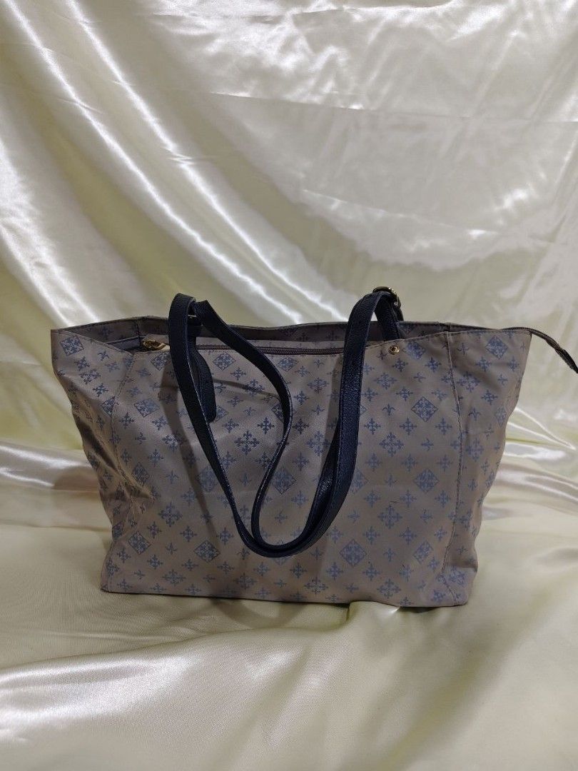 RUSSET TOTE BAG 17/10" (Category: Tote Bags) located in Gamu. Submitted by 2022bagsbunny (Listing ID 1469191104, Image 1). Description: .