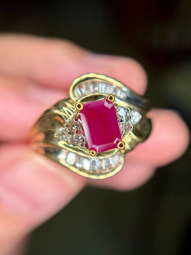 S7 10K Gold Ruby & Diamond Designer Ring (Category: Rings) located in Baguio. Submitted by asna_taku (Listing ID 1469243407, Image 1). Description: ❤️ 10K Gold Ruby & Diamond Designer Ring 💎 Ruby red elegance with sparkling diamond accents! ✨ A bold vintage-inspired designer piece for ladies who love distinctive fine jewelry. 💍 10K Gold | Ruby & Diamonds ⚖️ 3.2g | Size 7 💰 ₱32,800 A gorgeous addition to your gold collection! ❤️ 📩 PM to reserv