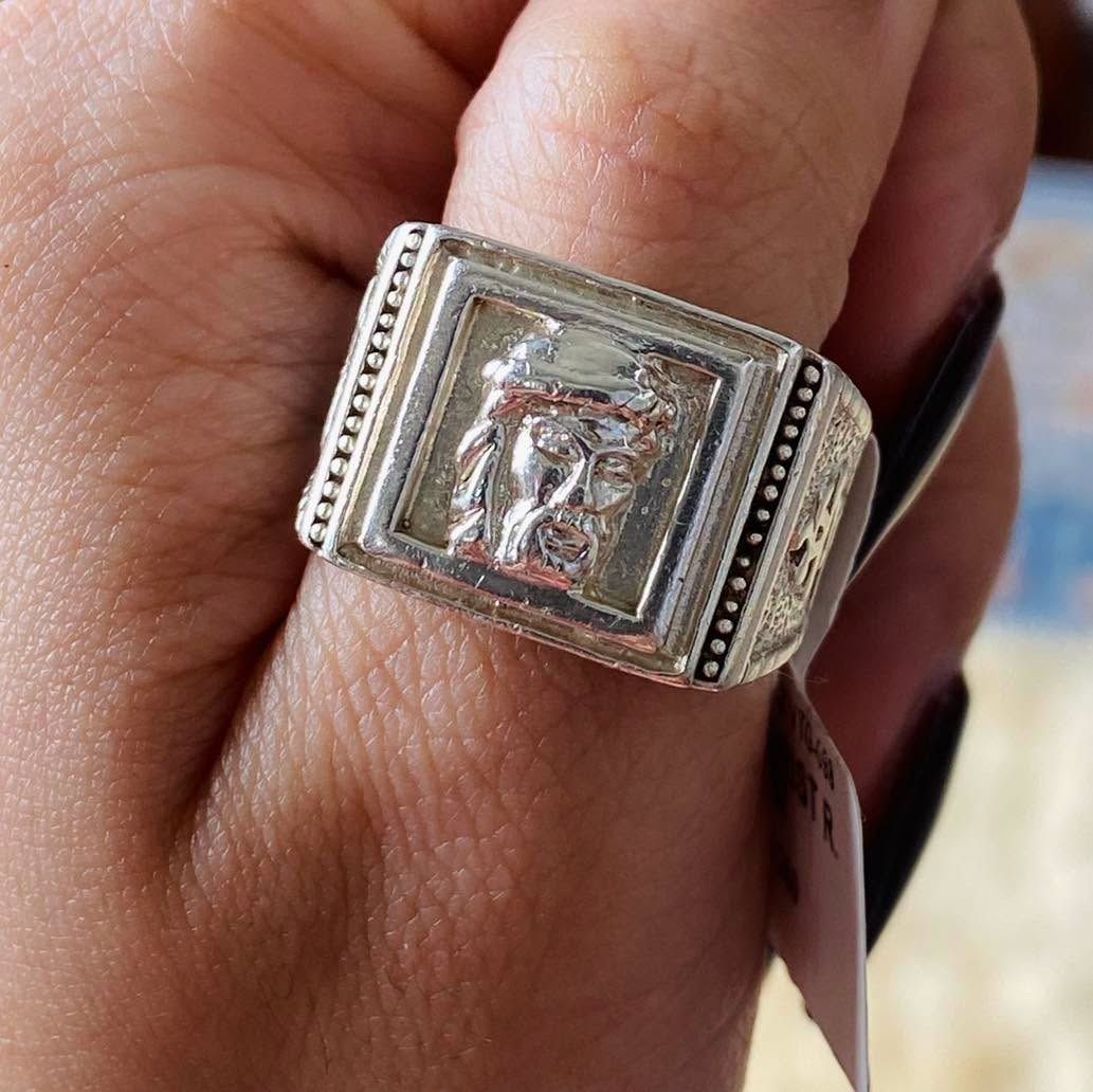S7 Vintage Christ Silver Ring (Category: Rings) located in Baguio. Submitted by asna_taku (Listing ID 1469257075, Image 1). Description: ✝️ Vintage Christ Silver Ring A meaningful vintage piece featuring a detailed raised image of Christ, framed by a bold rectangular face and intricate silverwork. Its distinctive design and antique-inspired finish give this ring a timeless, classic character. ✨ A beautiful statement piece for collectors of vintag