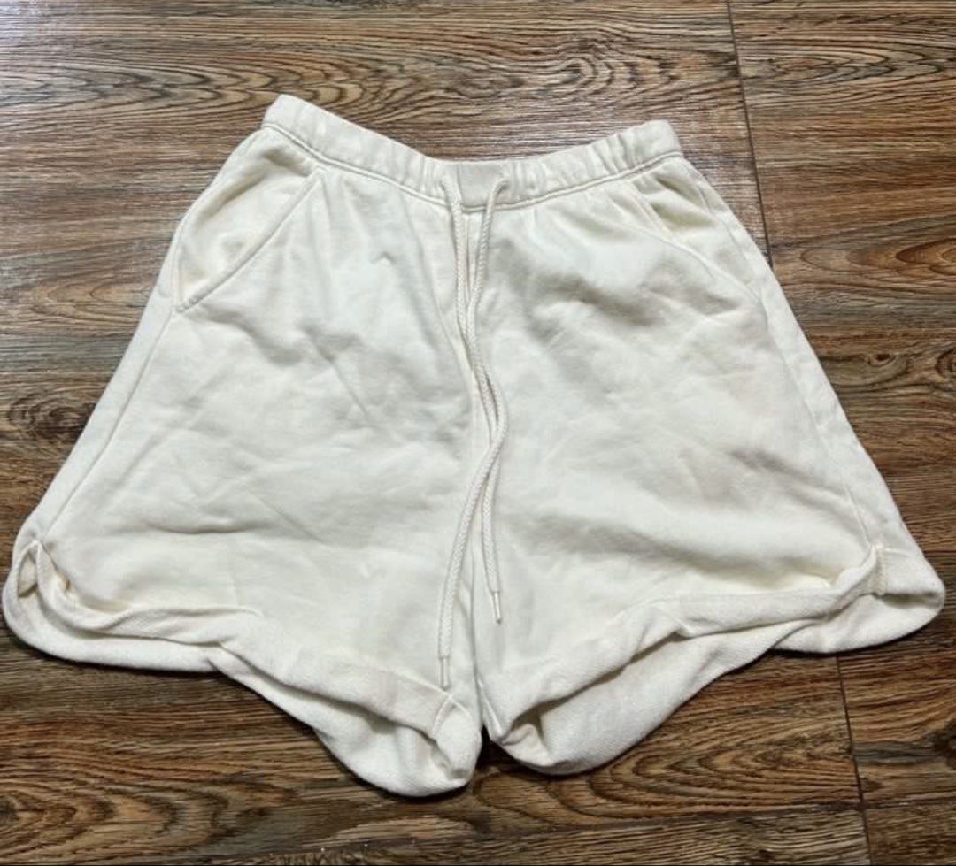 SALE‼️GU cotton short (Category: Shorts) located in San Jose del Monte. Submitted by senorita_wella (Listing ID 1469189208, Image 2). Description: .
