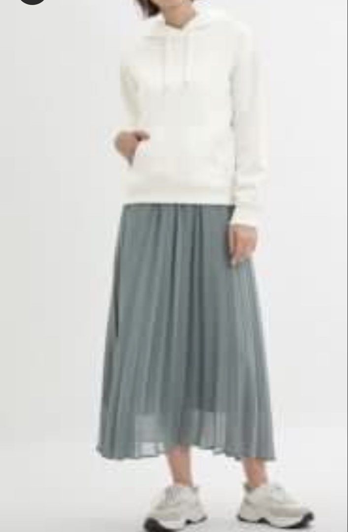 SALE‼️GU skirt (Category: Skirts) located in San Jose del Monte. Submitted by senorita_wella (Listing ID 1469192832, Image 2). Description: .