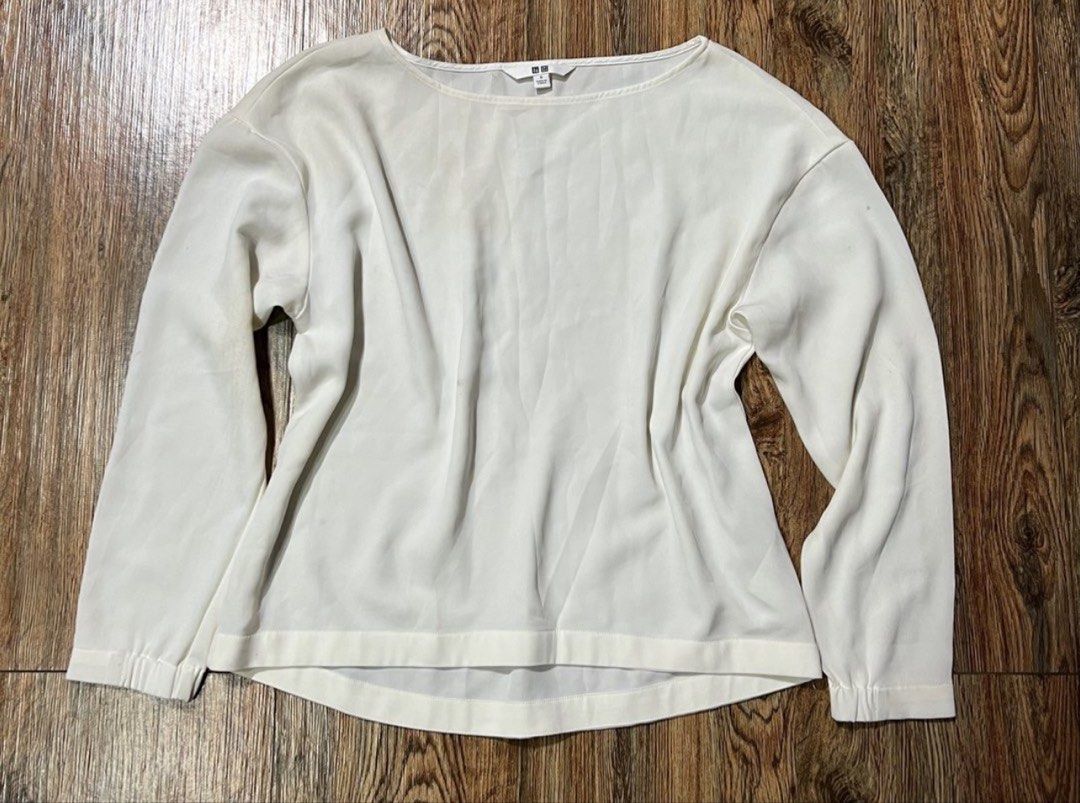 SALE‼️uniqlo drape top (Category: Blouses) located in San Jose del Monte. Submitted by senorita_wella (Listing ID 1469191460, Image 2). Description: .