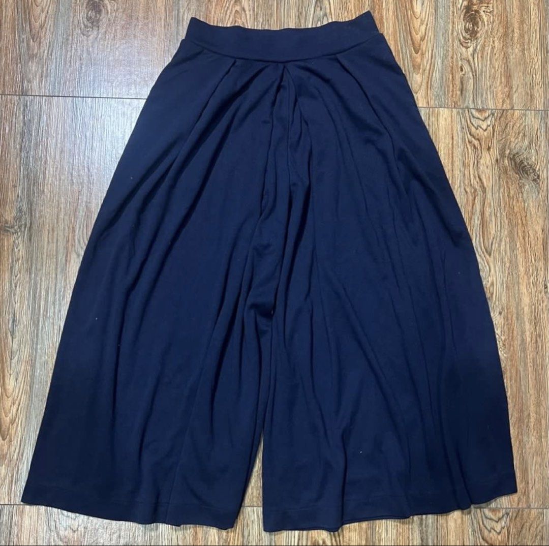 SALE‼️UNIQLO pants (Category: Other Bottoms) located in San Jose del Monte. Submitted by senorita_wella (Listing ID 1469204819, Image 2). Description: .