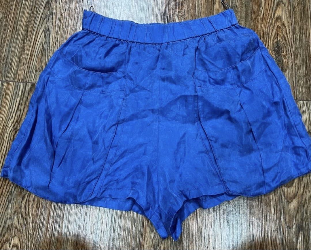 SALE‼️Zara lyocell short (Category: Shorts) located in San Jose del Monte. Submitted by senorita_wella (Listing ID 1469190033, Image 3). Description: Need wash.