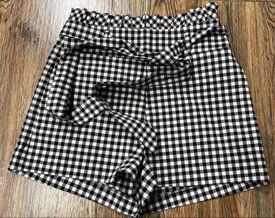 SALE‼️ZARA short (Category: Shorts) located in San Jose del Monte. Submitted by senorita_wella (Listing ID 1469187856, Image 2). Description: .