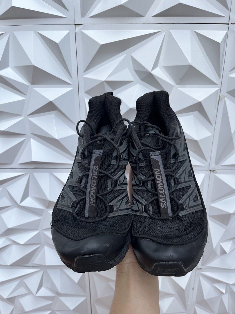 salomon (Category: Sneakers) located in Molave. Submitted by bronzokiks (Listing ID 1469212162, Image 3). Description: size euro 42 issue: signs of usage, drags.