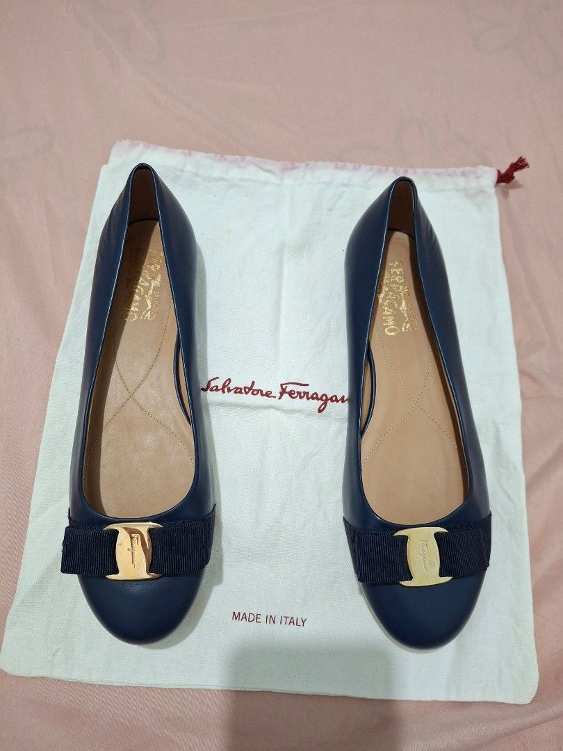 Salvatore Ferragamo (Category: Flats & Sandals) located in Bulacan. Submitted by freesiaa (Listing ID 1469308400, Image 1). Description: 9.5 insole size- 26.5 cm.