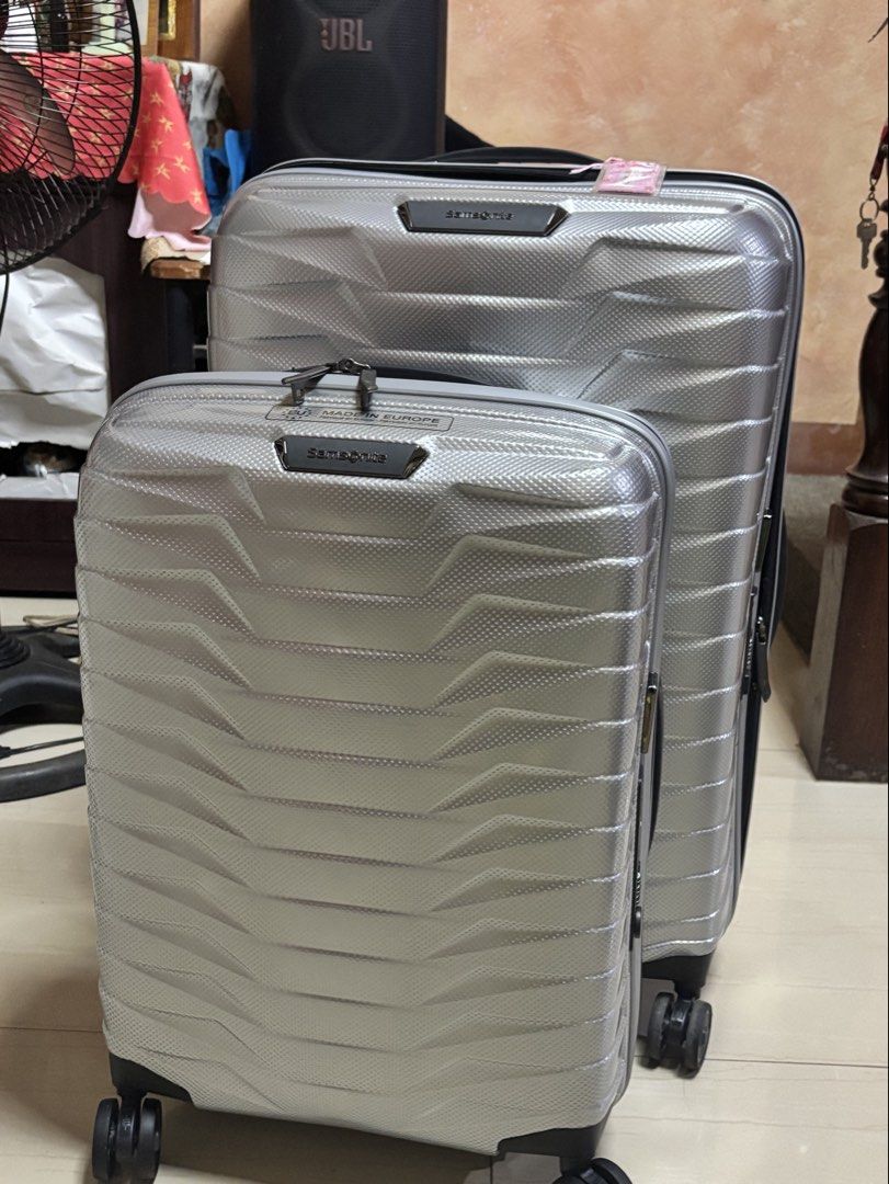 Samsonite Proxis (Category: Luggage) located in Balayan. Submitted by Minutetowinit (Listing ID 1469222359, Image 1). Description: Carry on and check in.