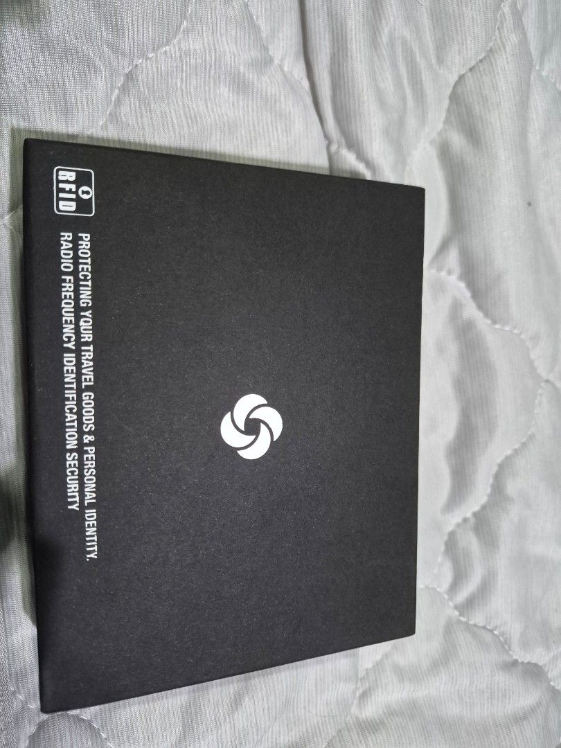 Samsonite RFID Blocking Wallet with Gift Box (Category: Wallets & Card holders) located in Quezon City. Submitted by gamerguy1211 (Listing ID 1469317120, Image 1). Description: - Brand: Samsonite - Material: Genuine Leather - Condition: Lightly used, in original plastic packaging - Security: Built-in RFID blocking technology to protect personal info - Packaging: Comes in a sleek black presentation box - Ideal for: Daily use or gifting.