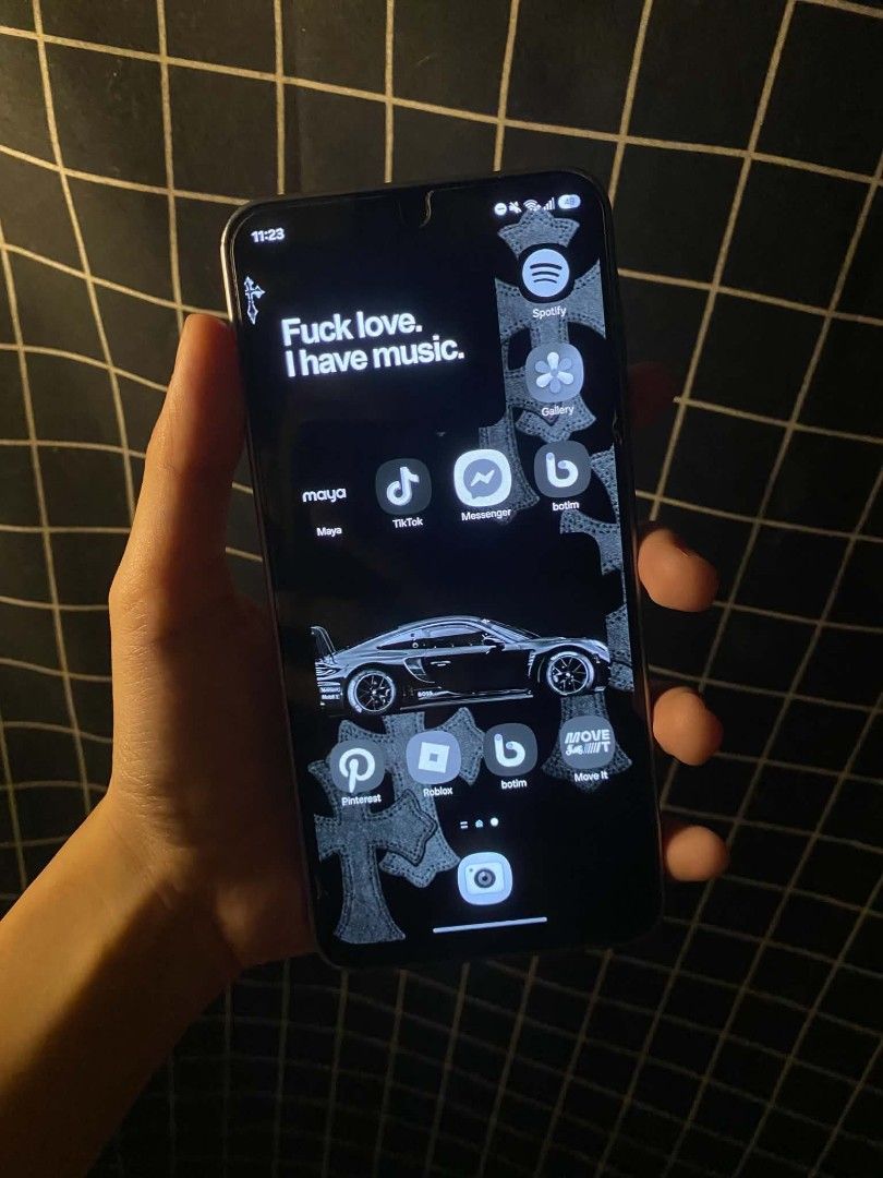 SAMSUNG A17 128GB (Category: Samsung) located in Taguig. Submitted by xam_lee (Listing ID 1469188504, Image 3). Description: MEETUP ONLY TAGUIG!! SAMSUNG A17 128gb STORAGE: 4/128GB ONE UI 8.5 HAVE FINGERPRINT All goods both cam Good performance Matagal malowbatt 🚫ISSUE: may basag sa lower part ng lcd hindi halata and hindi nakaka apekto sa performance ng phone plus no ghost touch. [may bawas pag sure buyer unli check sa meetup] LOCATION: TAGUIG 