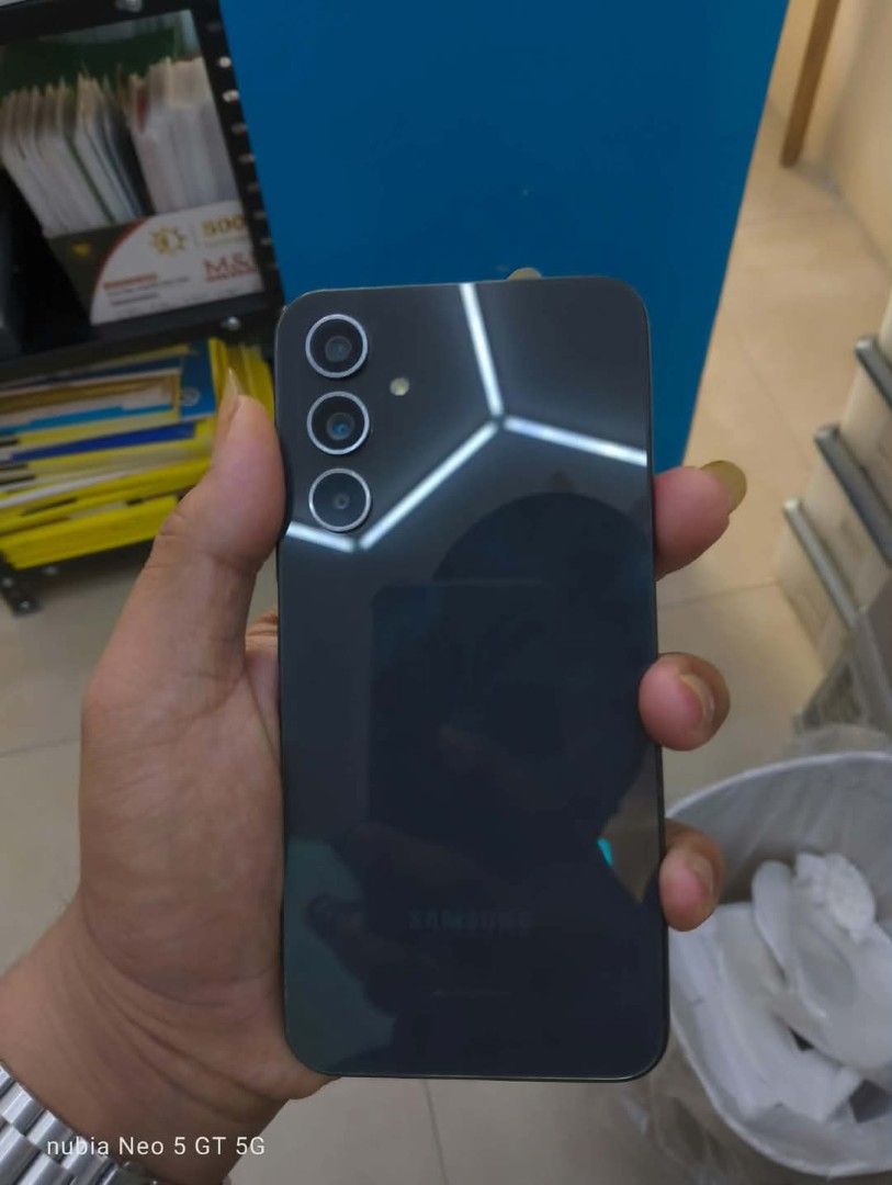 SAMSUNG A54 5G (Category: Samsung) located in Toboso. Submitted by soreeeeedddd (Listing ID 1469304450, Image 1). Description: .