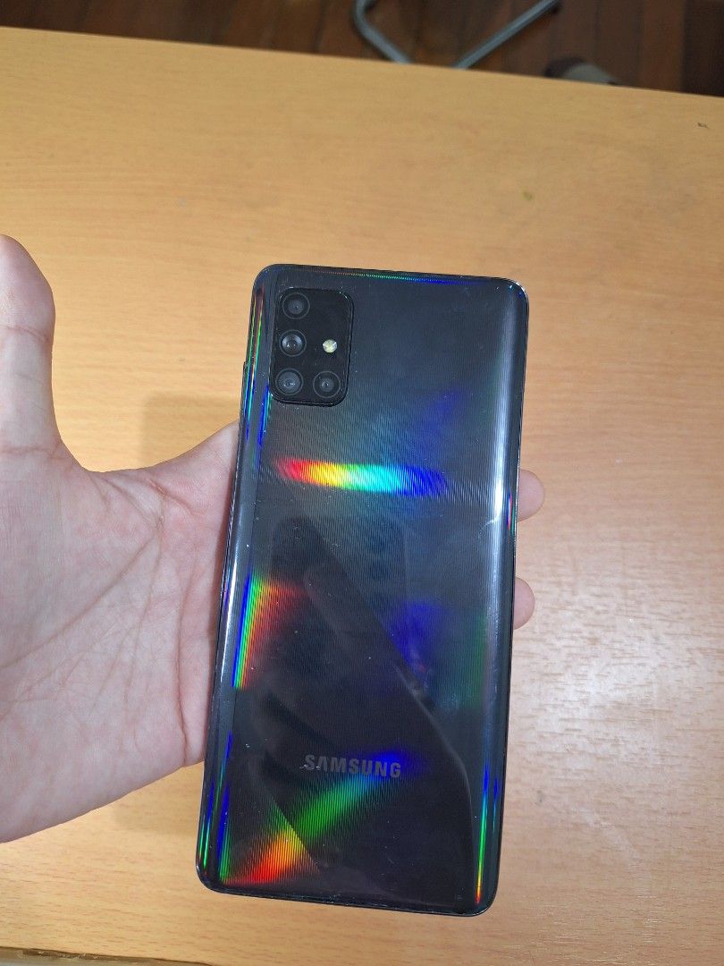 Samsung A71 (Category: Samsung) located in Manila. Submitted by nicolezald25729 (Listing ID 1469184465, Image 1). Description: 📱 SAMSUNG GALAXY A71 128GB — FOR SALE • 128GB Storage • Super AMOLED Display • Camera working • WiFi & Bluetooth working • Good for everyday use or as a backup phone • Used condition ⚠️ ISSUE: LCD issue — still usable, but LCD needs repair/replacement. 📦 Inclusion: Unit only 💰 Price: ₱2500 📍 Parañaque City Can test up