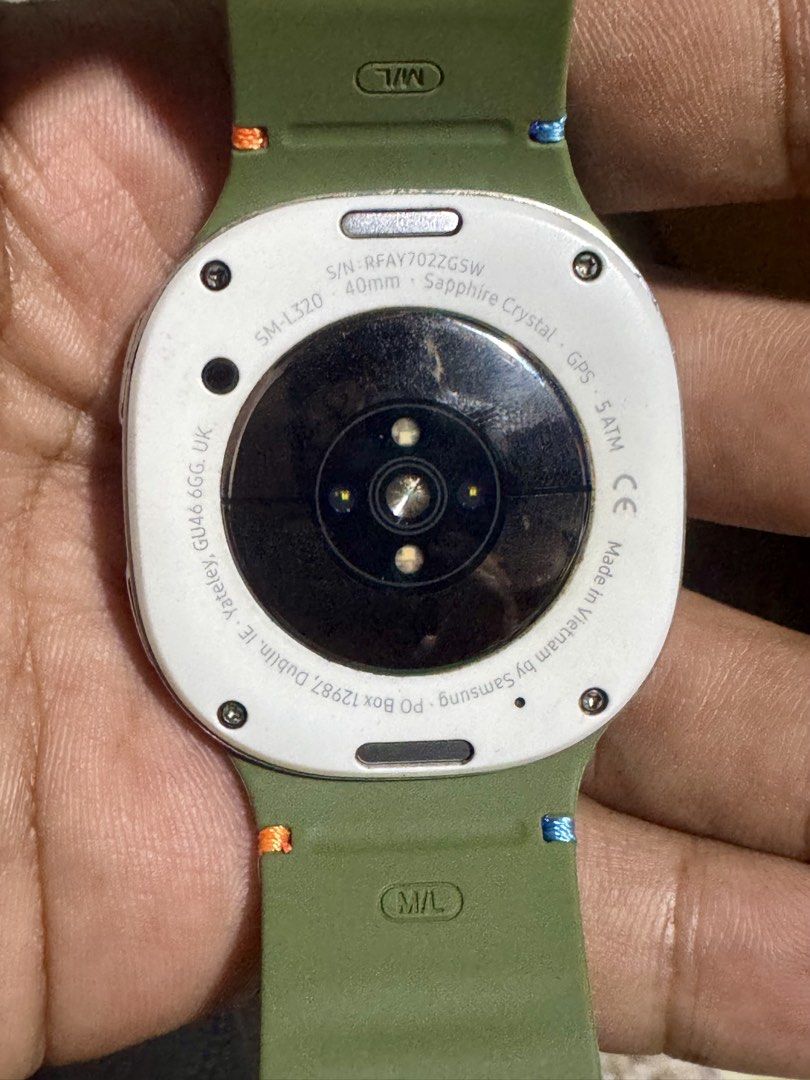 Samsung Galaxy Watch 40mm white (Category: Wearables & Smart Watches) located in Quezon City. Submitted by angace13 (Listing ID 1469292364, Image 2). Description: no issue ready to use with original samsung charger with extra strap for women battery good na good smooth na smooth pa slightly negotiable pm lng salamat .