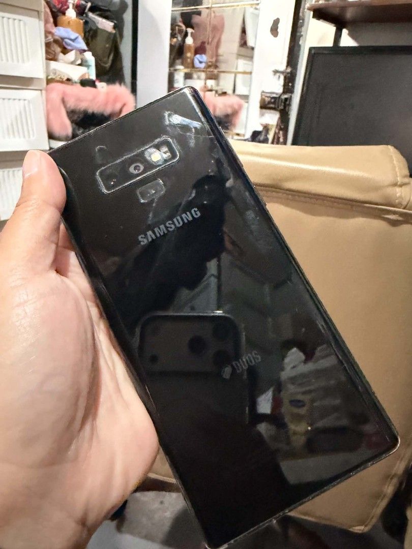 samsung note 9 (Category: Samsung) located in Quezon City. Submitted by toonz_tiger (Listing ID 1469165244, Image 3). Description: Samsung note 9 128gb 5,000 pls see pic issue need replace spen meet up gateway cubao or sm light mall mandaluyong.