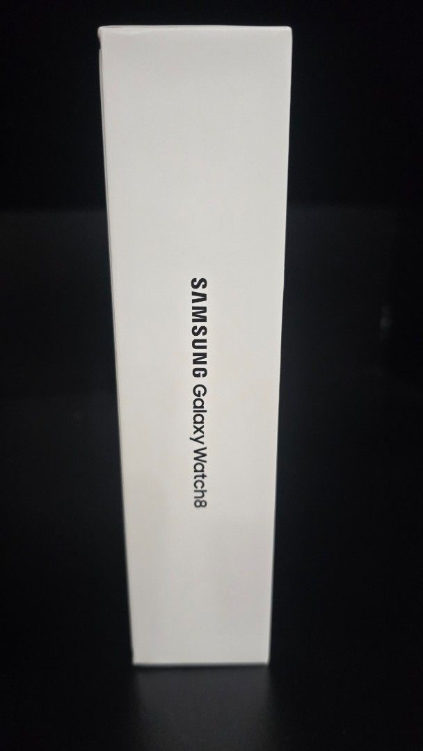 Samsung Watch 8 40mm (Category: Wearables & Smart Watches) located in Quezon City. Submitted by cheylleskie (Listing ID 1469205933, Image 2). Description: Display & Build • Display: 1.3-inch (34.0 mm) Super AMOLED touchscreen • Resolution: 438 x 438 pixels (up to 3,000 nits peak brightness) ○ Glass: Sapphire crystal • Case Material: Armor aluminum (Graphite and Silver color options) • Dimensions & Weight: 42.7 x 40.4 x 8.6 mm: ~30g • Durability: 