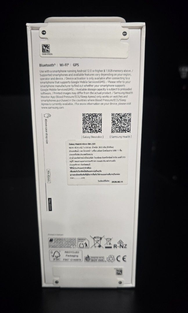 Samsung Watch 8 40mm (Category: Wearables & Smart Watches) located in Quezon City. Submitted by cheylleskie (Listing ID 1469205933, Image 3). Description: Display & Build • Display: 1.3-inch (34.0 mm) Super AMOLED touchscreen • Resolution: 438 x 438 pixels (up to 3,000 nits peak brightness) ○ Glass: Sapphire crystal • Case Material: Armor aluminum (Graphite and Silver color options) • Dimensions & Weight: 42.7 x 40.4 x 8.6 mm: ~30g • Durability: 