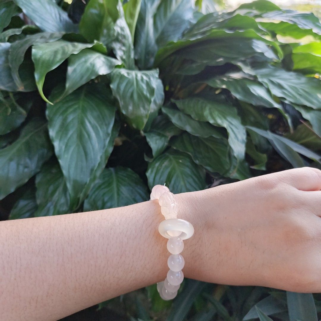Sea Mica (Category: Bracelets) located in Manila. Submitted by enchantra_gems (Listing ID 1469277318, Image 3). Description: ✨ Sea Mica Bracelet ✨ A unique gemstone bracelet admired for its shimmering beauty. Sea Mica is associated with calmness, clarity, and positive energy, making it a beautiful piece for everyday wear. 💎 Stone Size: 9mm 📏 Wrist Size: 16cm ✂️ Can be downsized upon request 💰 Price: ₱400 ✨ Watch the stone reveal its stunning c
