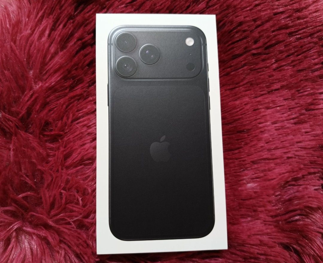 SEALED iPhone 18 pro max black 256gb (Category: iPhone 17 Series) located in Antipolo. Submitted by micheicheim (Listing ID 1469254874, Image 1). Description: .