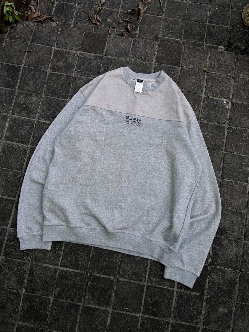 Sean John Grey Sweater Embossed Logo (Category: Coats, Jackets and Outerwear) located in San Mateo. Submitted by oldgear (Listing ID 1469388753, Image 2). Description: Sean John Grey Sweater Embossed Logo Size XL Dimension Length 29inch Width 25inch Sleeves 27inch Excellent condition No issue 10/10 1100 Dm for more details Gcash payment Payment first Via J&T/Lalamove delivery .