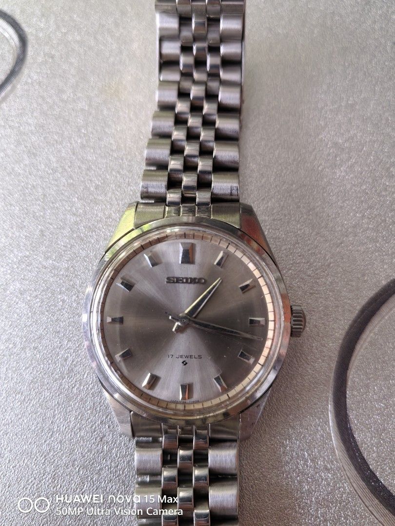 Seiko 17 jewels manual wind (Category: Men's Watches) located in Bacoor. Submitted by happydolphin.239038 (Listing ID 1469181861, Image 2). Description: seiko manual wind vintage working precisely .