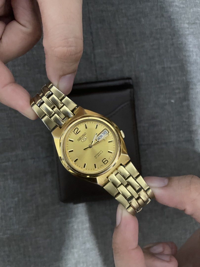 Seiko 5 Gold SNK366K1 (Category: Men's Watches) located in Las Pinas. Submitted by jhersan24 (Listing ID 1469162346, Image 2). Description: Seiko 5 Gold SNK366K1 Dial: Yellow Gold Movements: 7s26 Diameter: 37mm Condition: 10/10 Inclusion: Replacement Box Price: 2.8k.