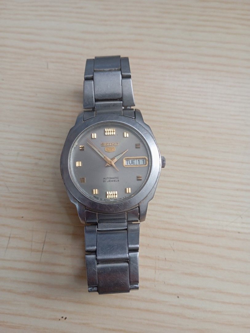 Seiko automatic (Category: Men's Watches) located in Las Pinas. Submitted by quick_deals_great_finds2 (Listing ID 1469179715, Image 2). Description: Original 7s26 seiko mechanism 35mm medium fits wrist 7 inches Fully functional keeps time.