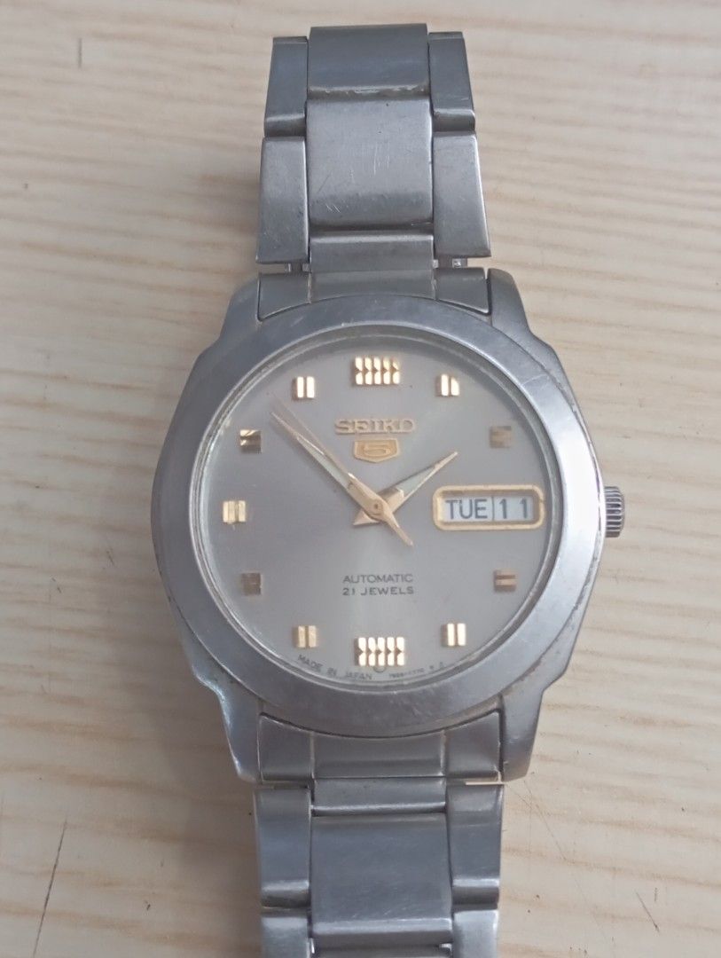 Seiko automatic (Category: Men's Watches) located in Las Pinas. Submitted by quick_deals_great_finds2 (Listing ID 1469179715, Image 1). Description: Original 7s26 seiko mechanism 35mm medium fits wrist 7 inches Fully functional keeps time.