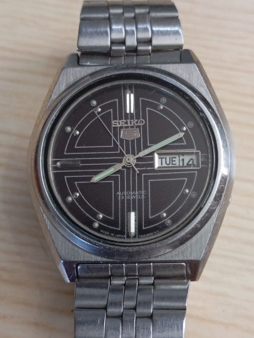 Seiko automatic (Category: Men's Watches) located in Las Pinas. Submitted by quick_deals_great_finds2 (Listing ID 1469183267, Image 2). Description: Original seiko 7s26 mechanism 35mm fits wrist 6.8 inches Fully functional keeps time.