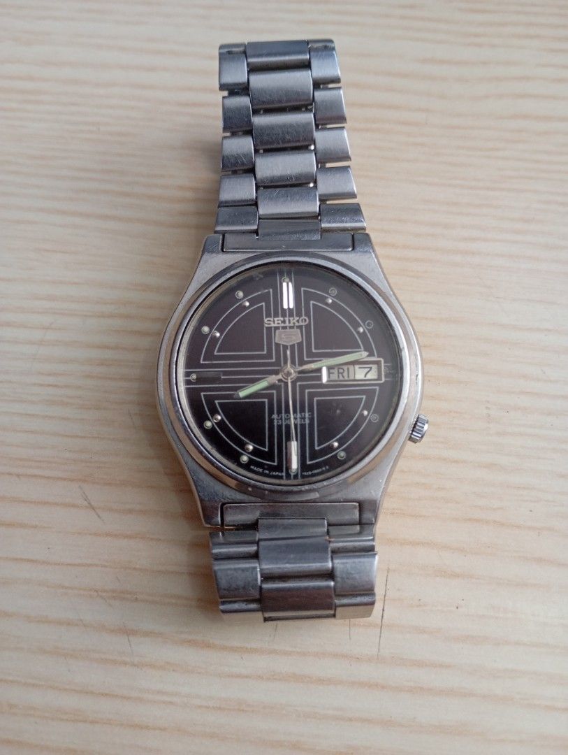 Seiko automatic (Category: Men's Watches) located in Las Pinas. Submitted by quick_deals_great_finds2 (Listing ID 1469185748, Image 2). Description: Original seiko automatic mechanism 35mm fits wrist 7 inches Fully functional keeps time.