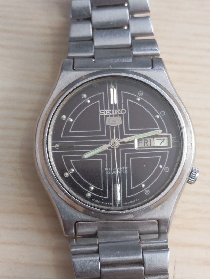 Seiko automatic (Category: Men's Watches) located in Las Pinas. Submitted by quick_deals_great_finds2 (Listing ID 1469185748, Image 1). Description: Original seiko automatic mechanism 35mm fits wrist 7 inches Fully functional keeps time.