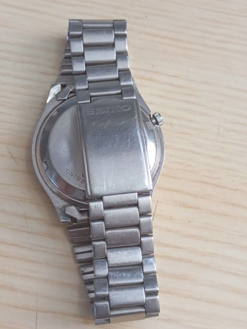 Seiko automatic (Category: Men's Watches) located in Las Pinas. Submitted by quick_deals_great_finds2 (Listing ID 1469185748, Image 3). Description: Original seiko automatic mechanism 35mm fits wrist 7 inches Fully functional keeps time.