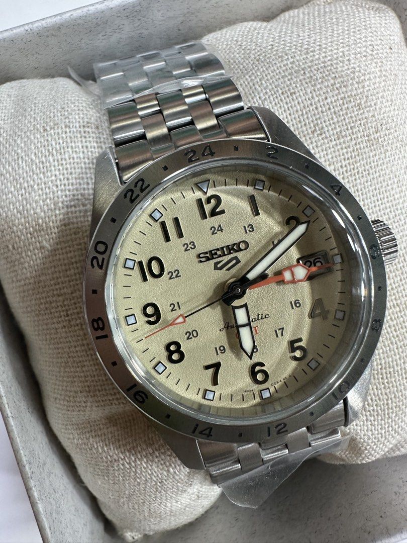 Seiko HDB002 (Category: Combat Sports) located in Manila. Submitted by seikowatchfactory (Listing ID 1469281599, Image 2). Description: Brand New in Box Authentic Seiko Watch 10/10 Model: HDB002K1 Price: 23500 pesos Specifications: Case Diameter: 39mm Case Thickness: 13.6mm Lug-to-lug: 47.9mm Caliber 4R34 Automatic Movement with Hacking and Manual winding mechanism Approx. 41 hours Power Reserve 24 Jewels 24-hour hand (dual time display function)