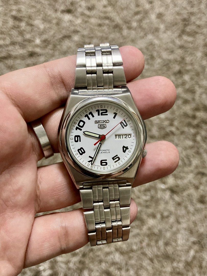 Seiko Numeric “SNK653” (Category: Luxury Watches) located in San Fernando. Submitted by klaydosias (Listing ID 1469313748, Image 2). Description: Seiko Numeric “SNK653” All Original Numeric White Dial Automatic Movement Caliber 7s26 37mm Case Diameter Stainless Steel See Through Case Back Inclusion: Seiko Box ₱5,000🏷️ Pm for more details:.